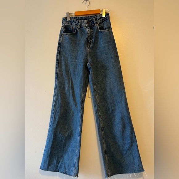 Ragged Priest Jeans High Waisted Wide Leg Raw Hem Size 26 Medium Wash Casual - Picture 3 of 11